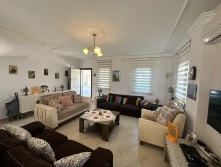 Modern 3 Bed Villa Close To Town