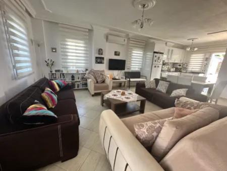 Modern 3 Bed Villa Close To Town