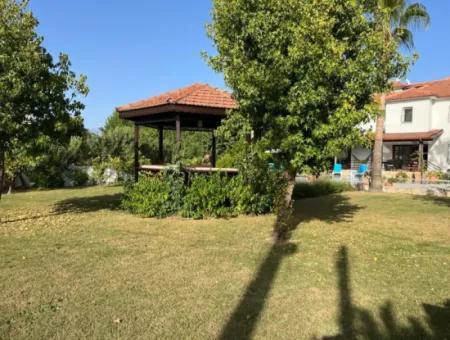 Dalyan Okçular Da 1000 M2 Arsa İçersinde Satılık Villa